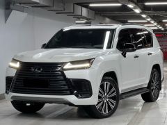 Photo of the vehicle Lexus LX