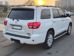 Сүрөт унаа Toyota Sequoia