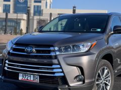 Photo of the vehicle Toyota Highlander