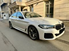 Photo of the vehicle BMW 5 Series