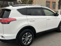 Сүрөт унаа Toyota RAV4