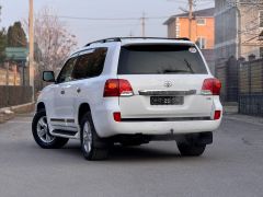 Photo of the vehicle Toyota Land Cruiser