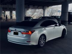 Photo of the vehicle Lexus ES