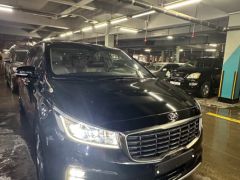 Photo of the vehicle Kia Carnival