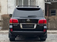 Photo of the vehicle Lexus LX