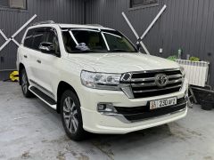 Photo of the vehicle Toyota Land Cruiser