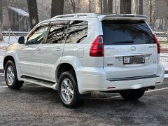 Photo of the vehicle Lexus GX