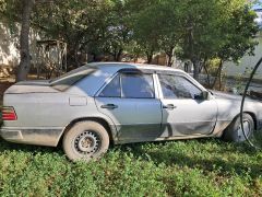 Photo of the vehicle Mercedes-Benz W124