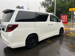 Photo of the vehicle Toyota Alphard