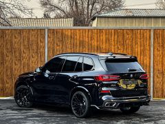 Photo of the vehicle BMW X5