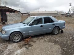 Сүрөт унаа Mercedes-Benz W124