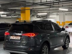 Сүрөт унаа Toyota RAV4