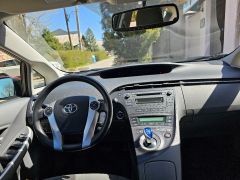 Фото авто Toyota Prius