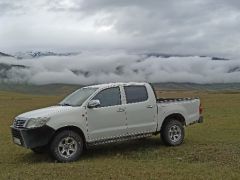 Фото авто Toyota Hilux