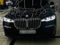 Photo of the vehicle BMW X7