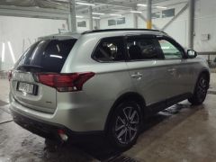 Сүрөт унаа Mitsubishi Outlander