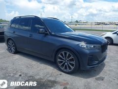 Photo of the vehicle BMW X7