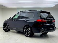 Photo of the vehicle BMW X7