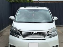 Photo of the vehicle Toyota Vellfire