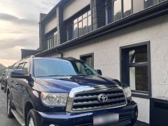 Фото авто Toyota Sequoia