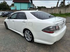 Photo of the vehicle Toyota Crown