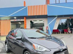 Сүрөт унаа Toyota Prius c