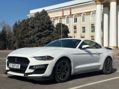 Photo of the vehicle Ford Mustang