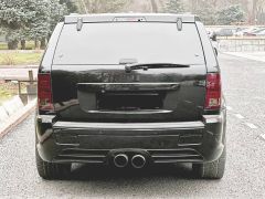 Photo of the vehicle Jeep Grand Cherokee SRT8