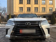 Photo of the vehicle Lexus LX