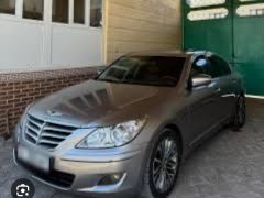 Photo of the vehicle Hyundai Genesis