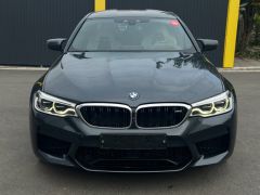 Photo of the vehicle BMW M5