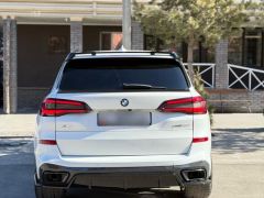 Photo of the vehicle BMW X5