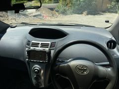 Сүрөт унаа Toyota Vitz