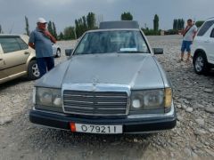 Фото авто Mercedes-Benz W124