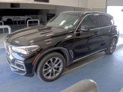 Photo of the vehicle BMW X5