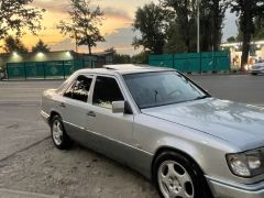 Сүрөт унаа Mercedes-Benz W124