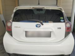 Сүрөт унаа Toyota Prius c