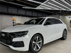 Photo of the vehicle Audi Q8