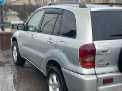 Сүрөт унаа Toyota RAV4