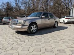 Сүрөт унаа Mercedes-Benz W124