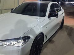 Photo of the vehicle BMW 5 Series