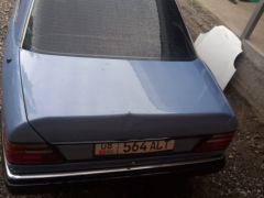 Сүрөт унаа Mercedes-Benz W124