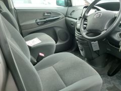 Photo of the vehicle Toyota Estima