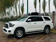 Сүрөт унаа Toyota Sequoia