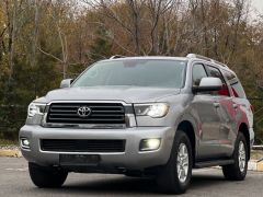 Сүрөт унаа Toyota Sequoia