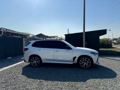 Photo of the vehicle BMW X5