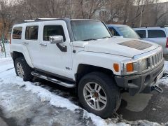 Photo of the vehicle Hummer H3