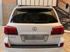 Photo of the vehicle Lexus LX