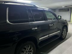 Photo of the vehicle Lexus LX