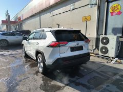 Сүрөт унаа Toyota RAV4